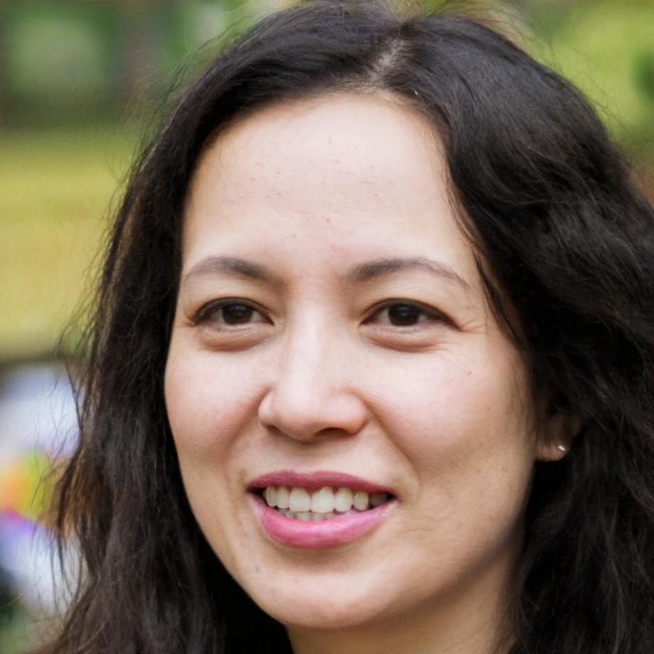 Sarah Weber, Finanzexpertin und Programmleiterin